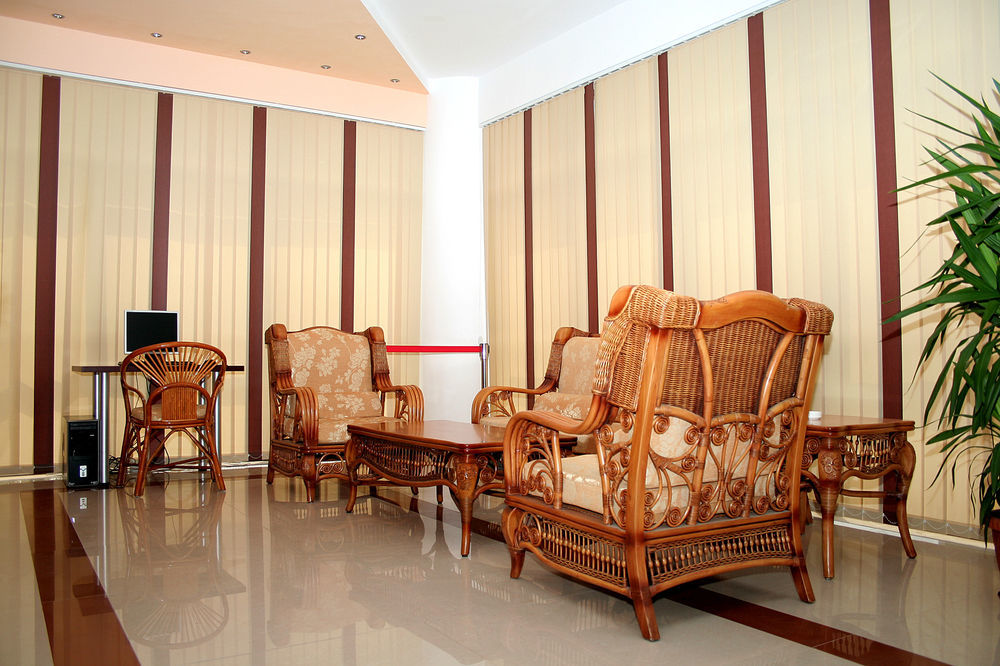 Denisa Hotel Otopeni Exterior photo